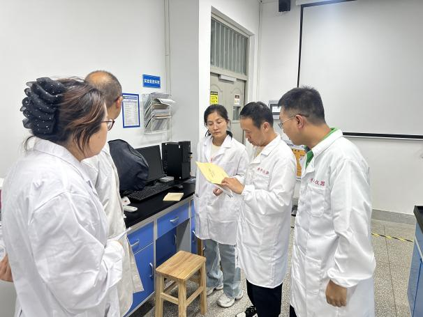 ​3377体育实验中心开展秋季学期开学前 实验室大检查，筑牢安全防线备开学