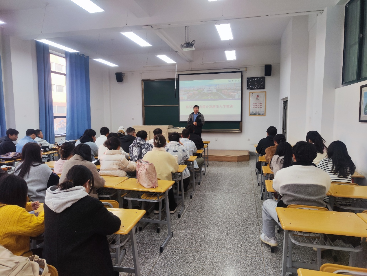 启航科研新征程，筑梦药学新未来—3377体育成功开展2025级药学硕士研究生新生入学教育