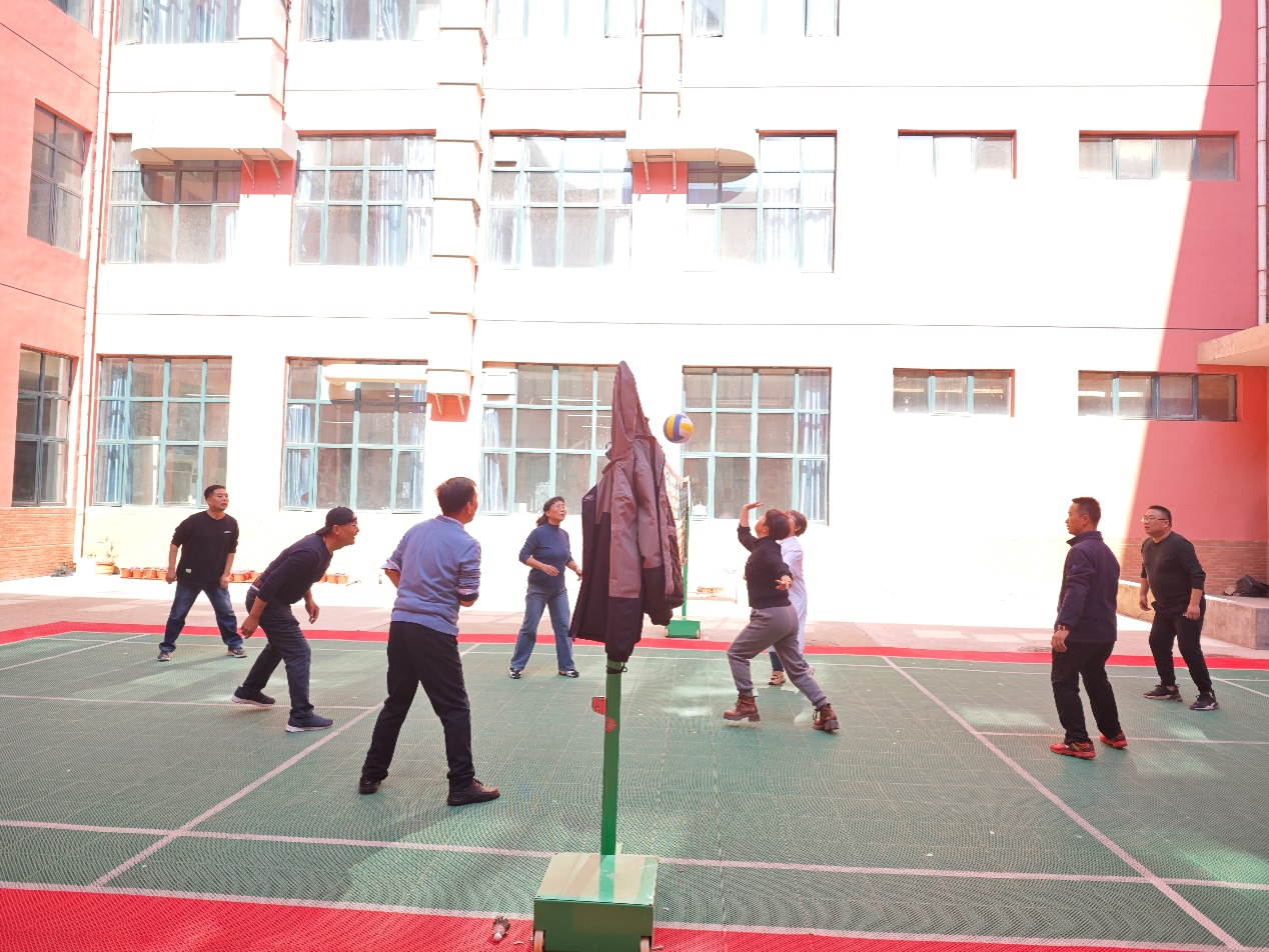 3377体育工会举办“活力金秋，'排'出精彩” 气排球比赛活动